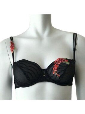 Wacoal Black Lace Embroidered Bra With Floral Embroidery & Sheer Mesh Cups